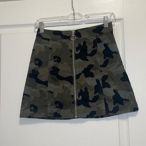 Camo mini skirt